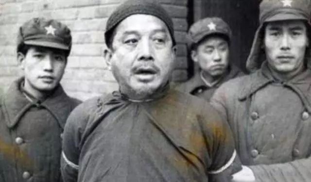 建国后毛主席批捕罗克绍，他却意图装死逃过一劫，一眼被干警看穿
