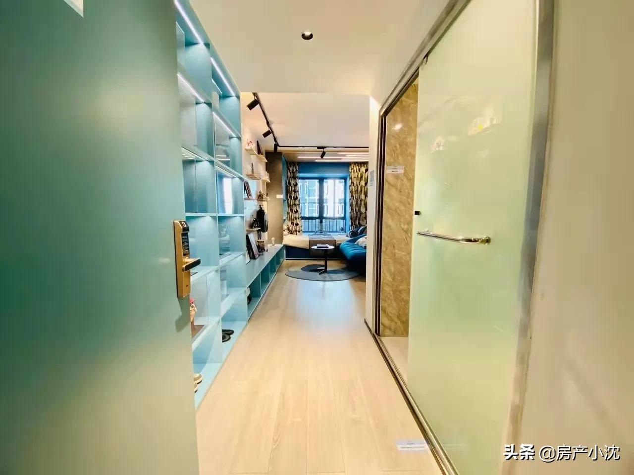 广州万科特价房首付2万,万科特价房135平