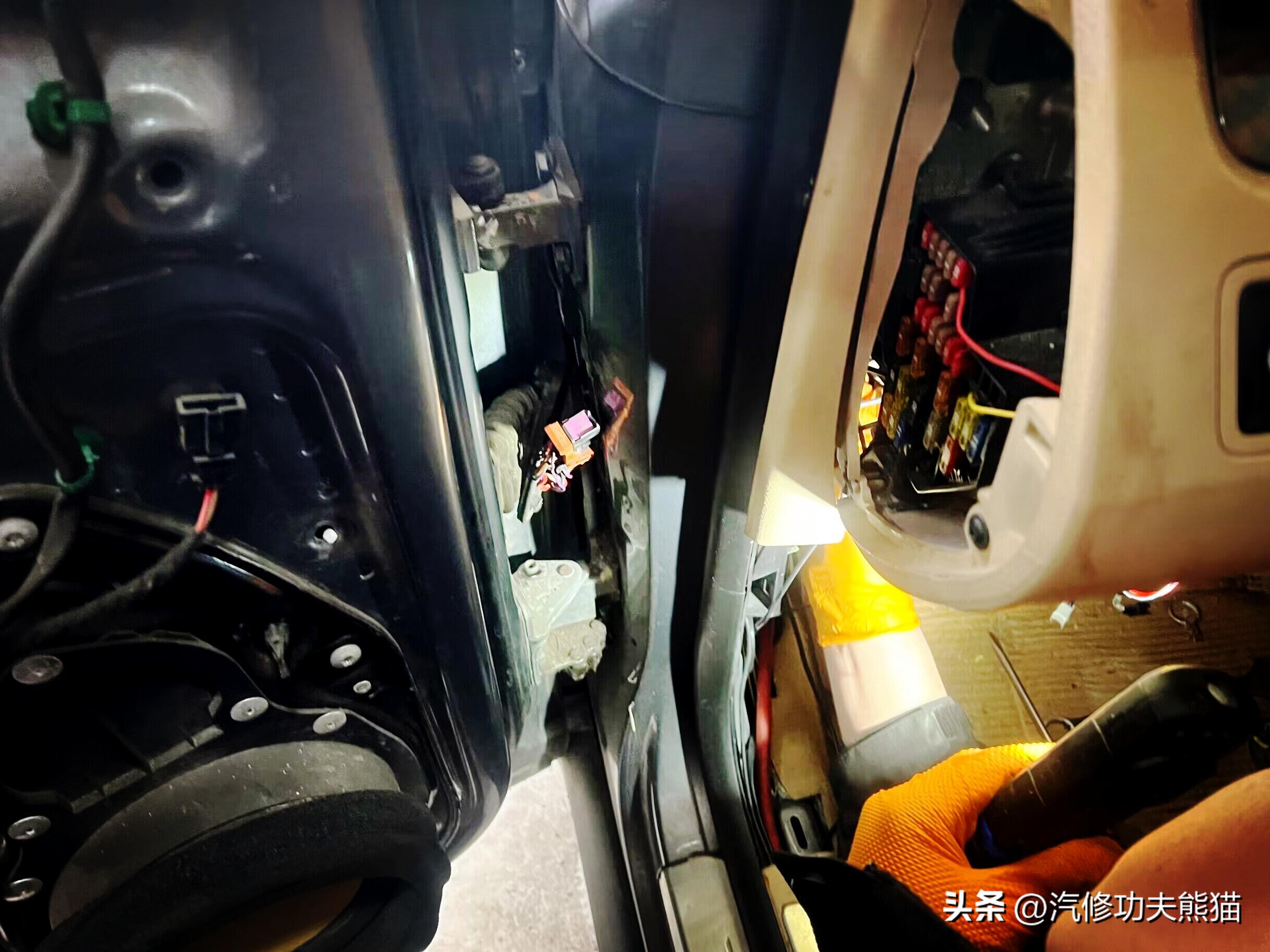 父亲老车翻新修复,父亲去世留下了的车去翻新