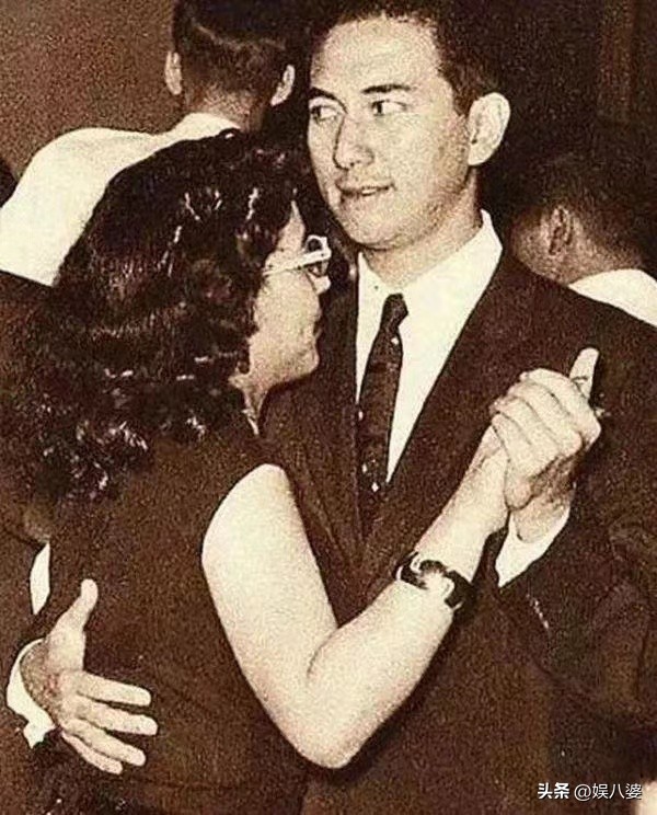 澳门新晋赌王劳斯莱斯 (澳门赌王买20辆劳斯莱斯)