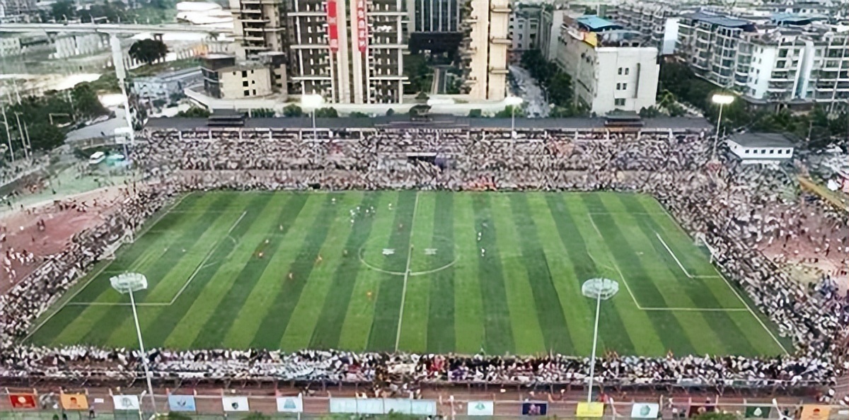 贵州村超联赛双方打架,直击贵州“村超”足球之夜