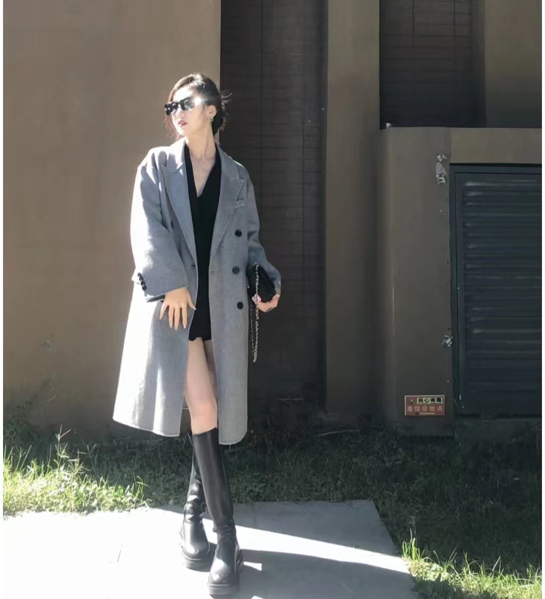 中款深灰色大衣怎么搭配好看,maxmaralabbro灰色大衣