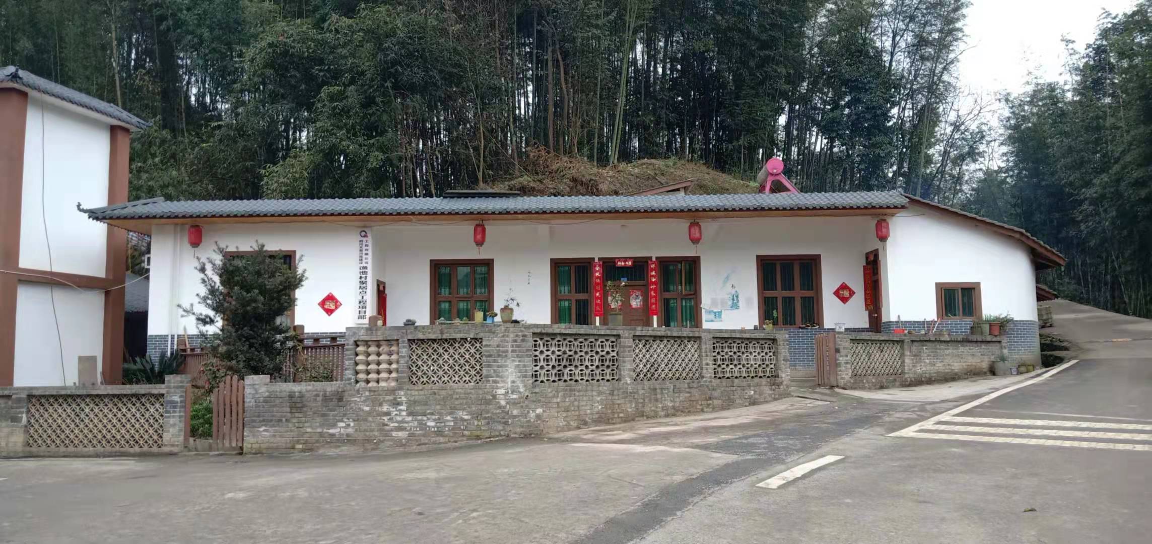 房子屋顶翻新改造换瓦材料,树脂瓦屋顶漏水最佳处理方法