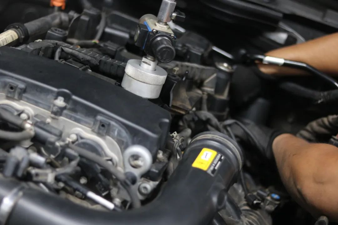 搞了辆“破烂不堪”的老款轿跑，进厂重造大翻新，满血复活变新车