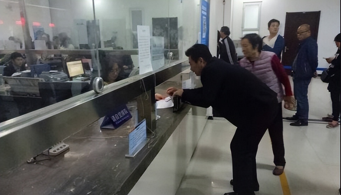 微信群里说12个字拘留15天,微信群里发几句牢骚被拘留