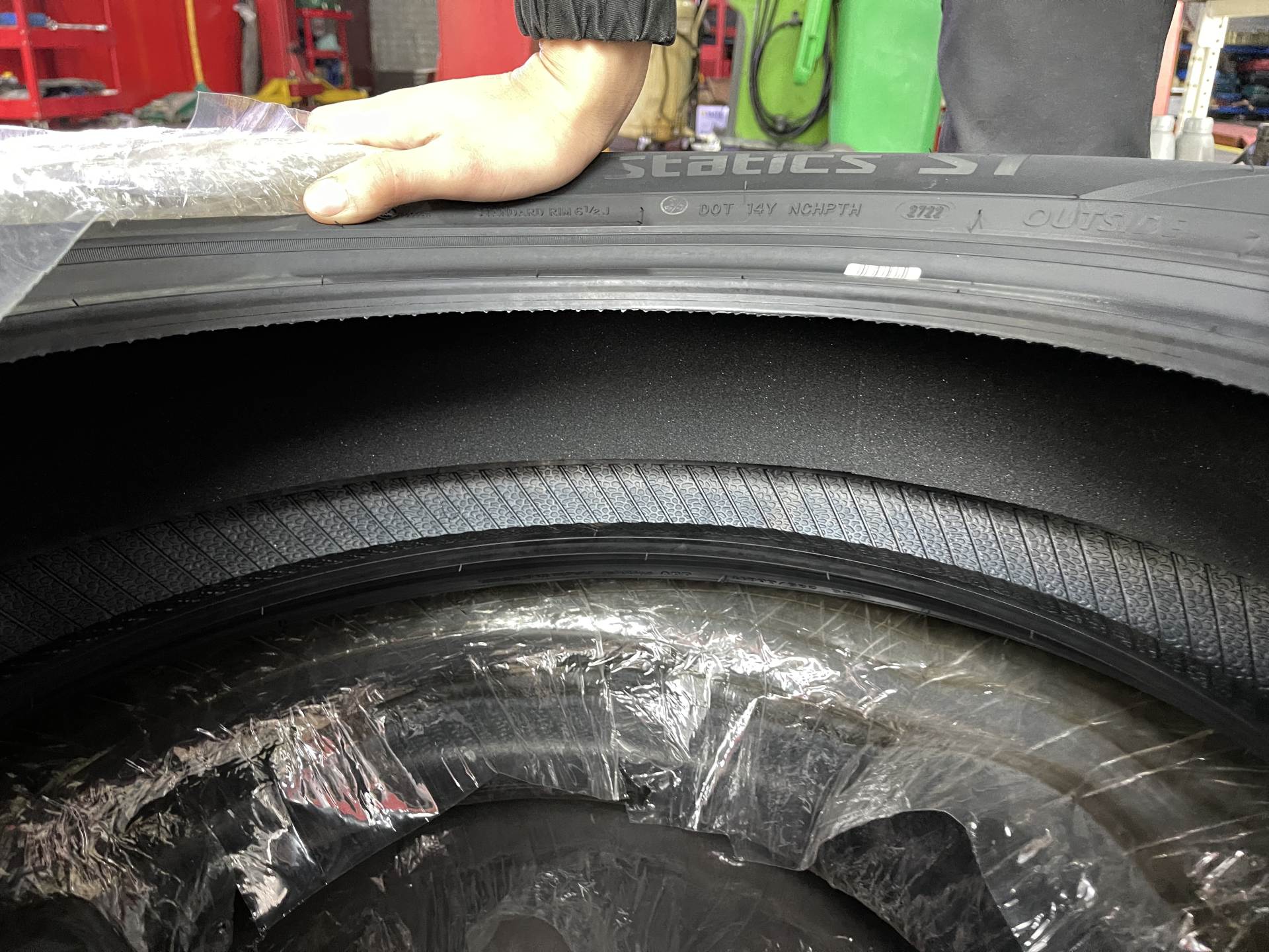 不到一万公里换一根轮胎,7000公里只换一个轮胎可以吗