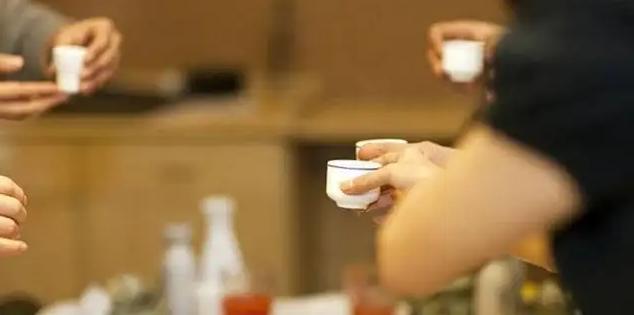 婚宴喜酒选什么白酒好看,一般办喜酒用什么酒最好