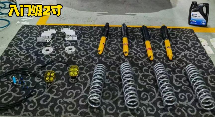 新款铃木吉姆尼2寸升高改装方案,铃木吉姆尼1.3l如何升级1.6