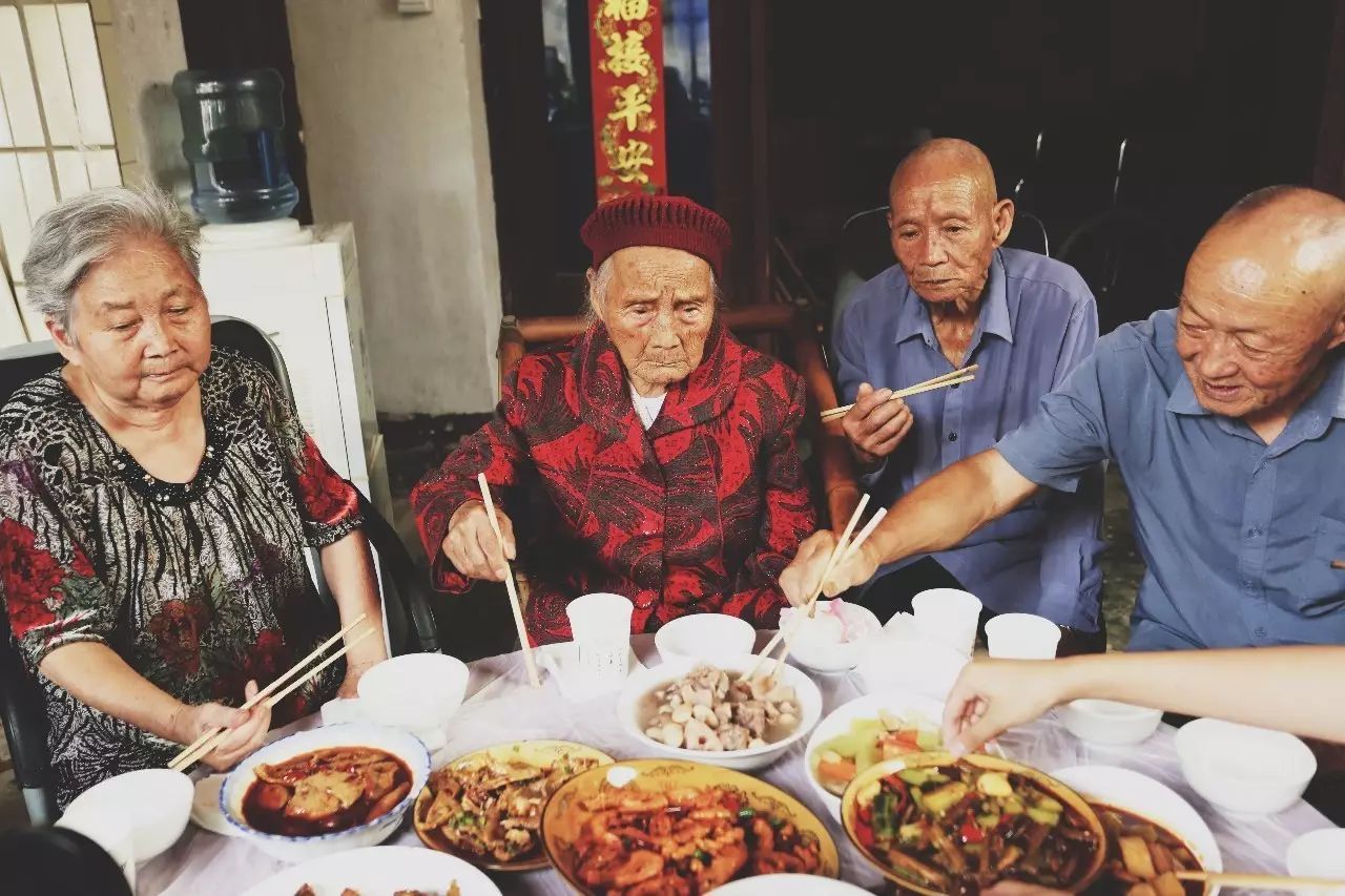 身上两处发痒别大意或是血糖,身体出现3处瘙痒血糖可能高了