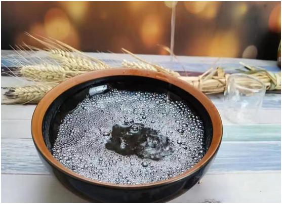 向别人敬酒时杯子应该高还是低,向别人敬酒是什么意思