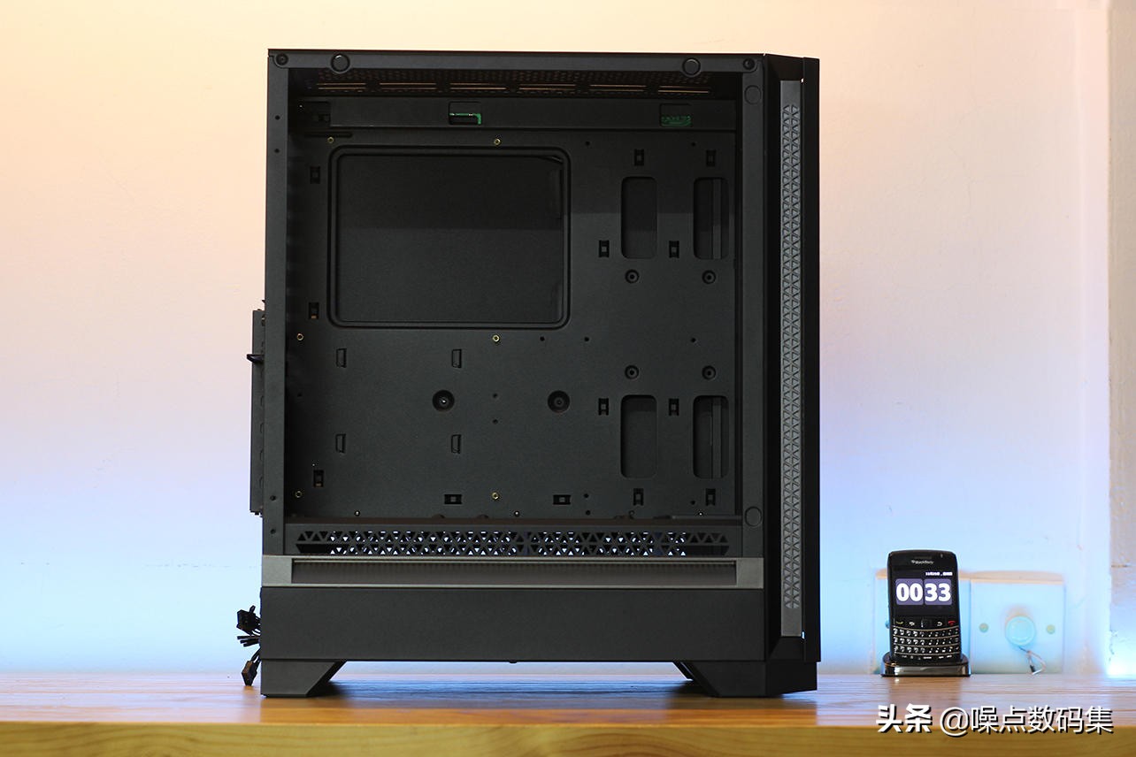 钛3080机箱,价格便宜但是散热很好的机箱