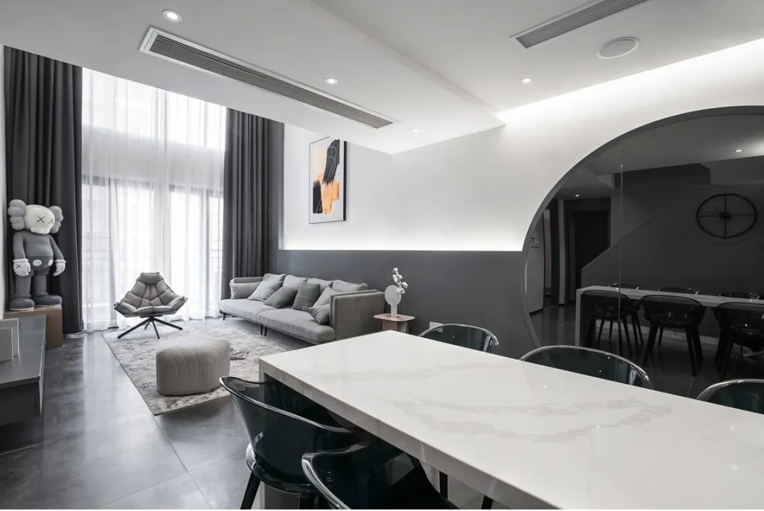 黑白灰现代极简约风格小户型,黑白灰系现代简约复式