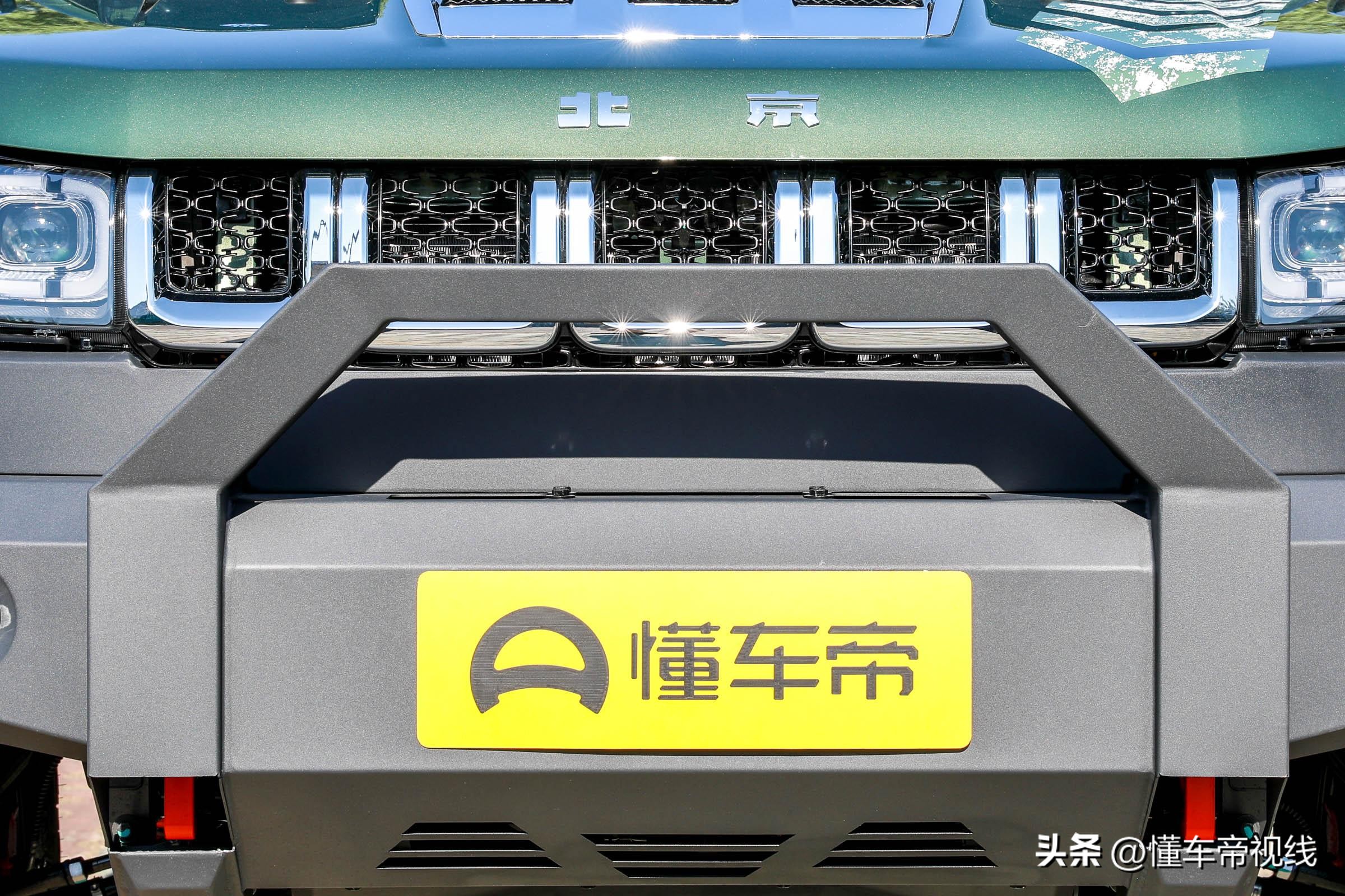 2021款北京bj40雨林穿越版2.3t,2024款北京新款bj40越野视频