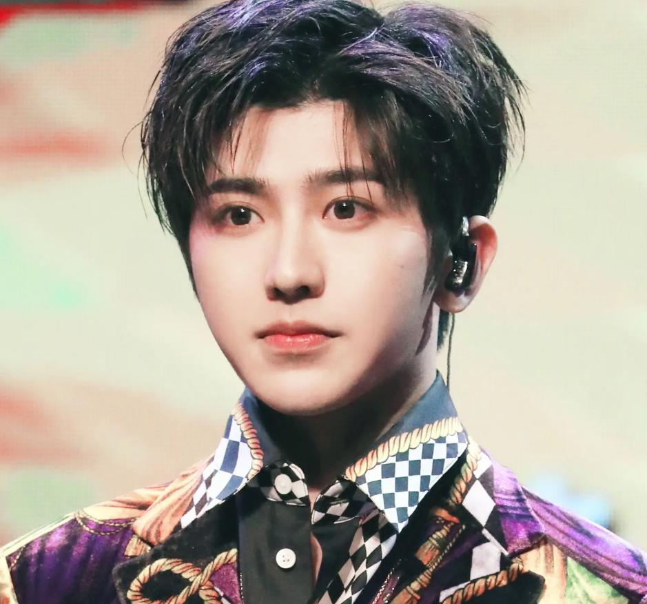 顶流明星整容，男星妻子被婆家虐待，除了汪小菲，这四个瓜也精彩