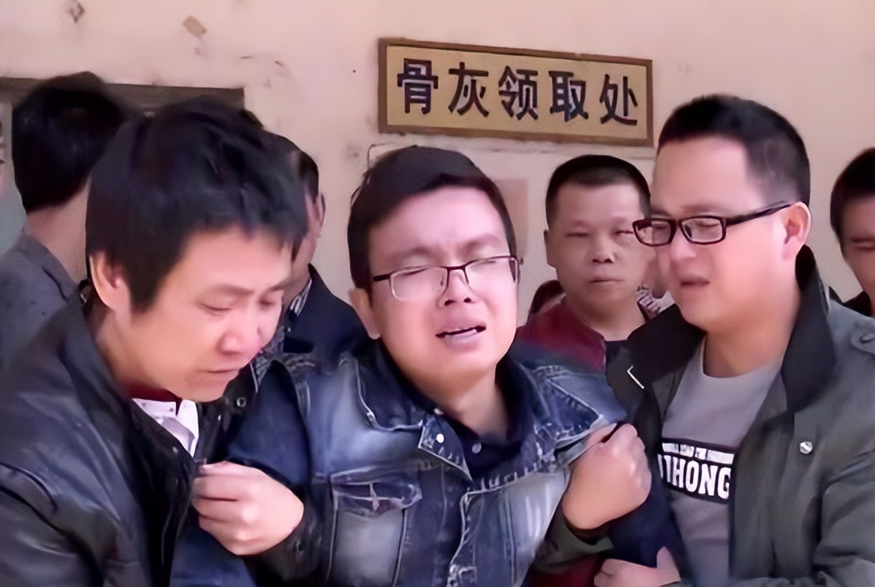 17年湖南小伙咳嗽不止，以为普通感冒，去医院检查后父母相继跳河