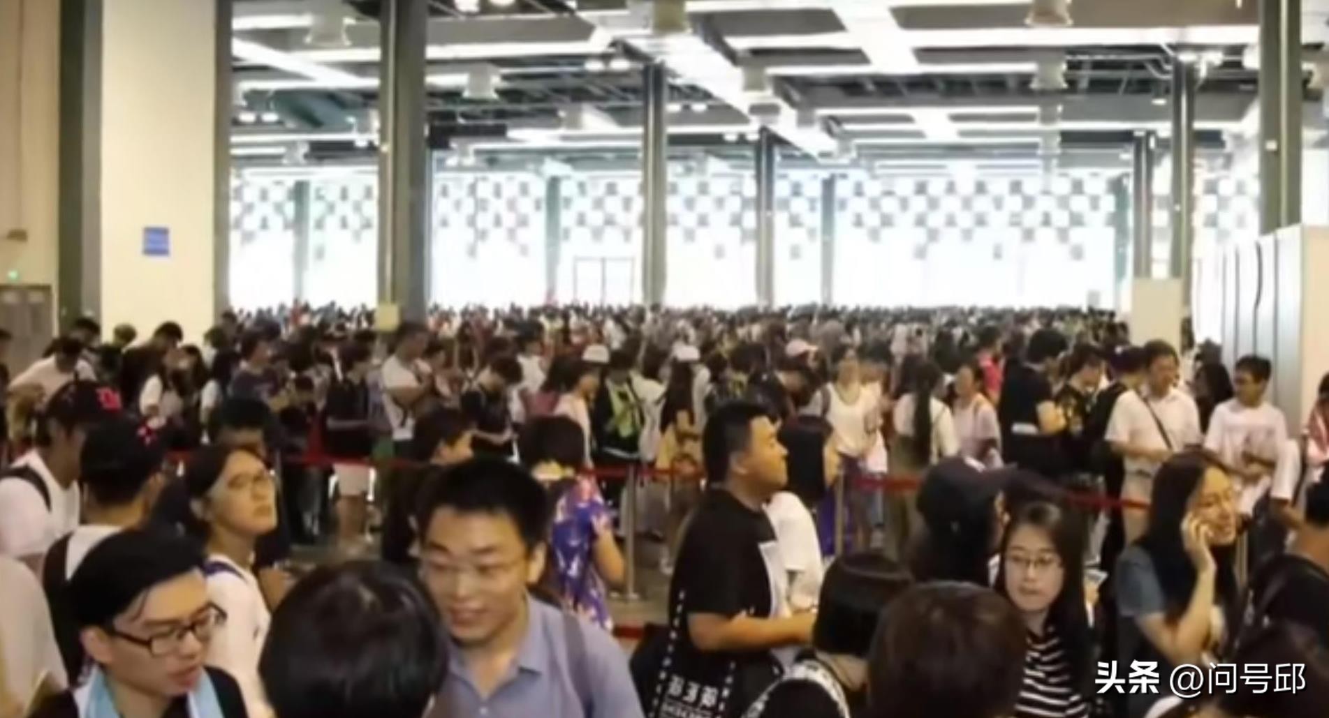 走进饭圈文化:粉丝花40元买“握手券”,换取与偶像10秒互动机会