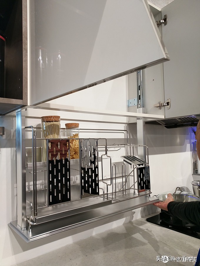 暴走两万步！海量图片带你游览2017年AWE家电展