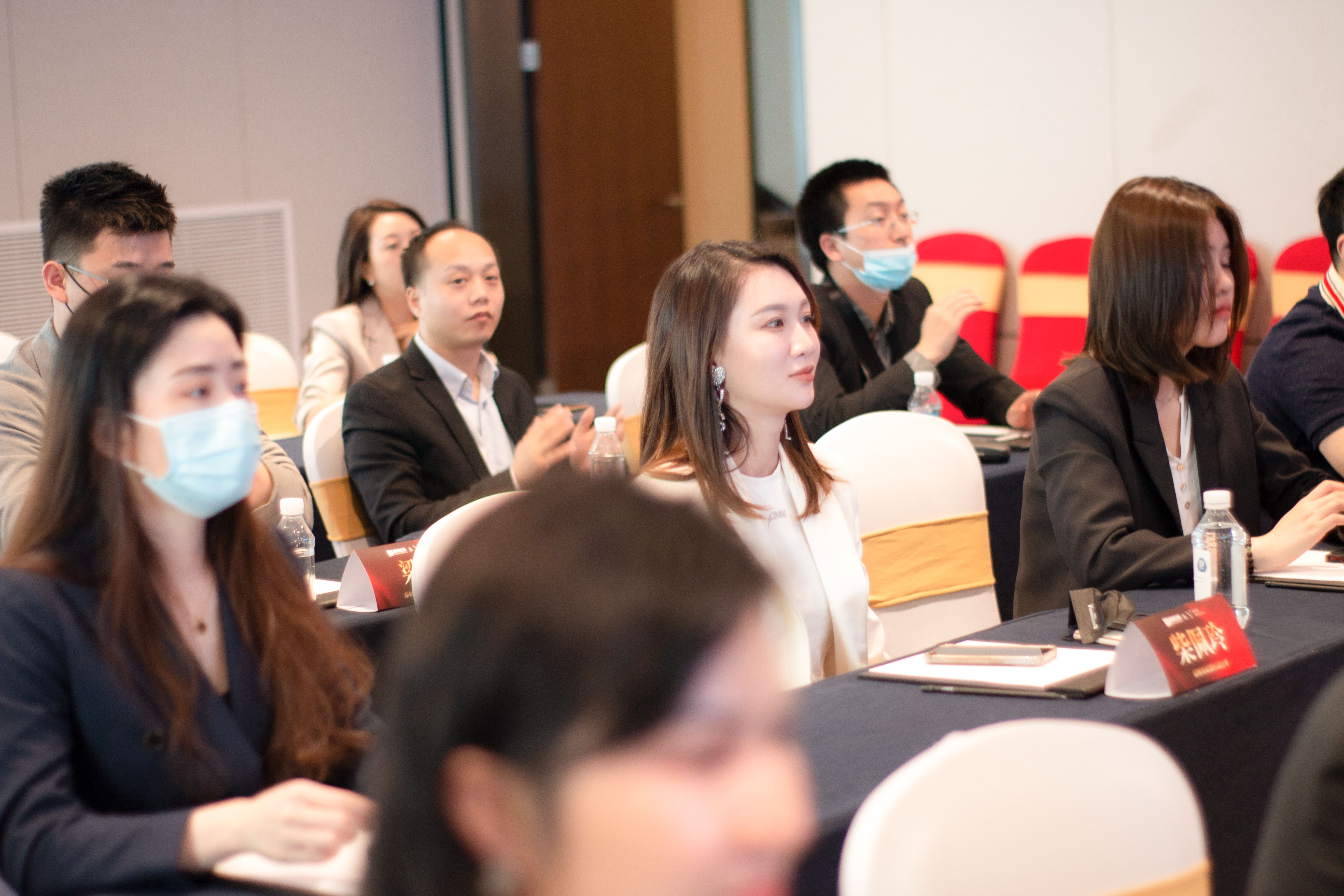 热烈祝贺「雅莱齿科臻妍颂」战略合作签约仪式圆满成功