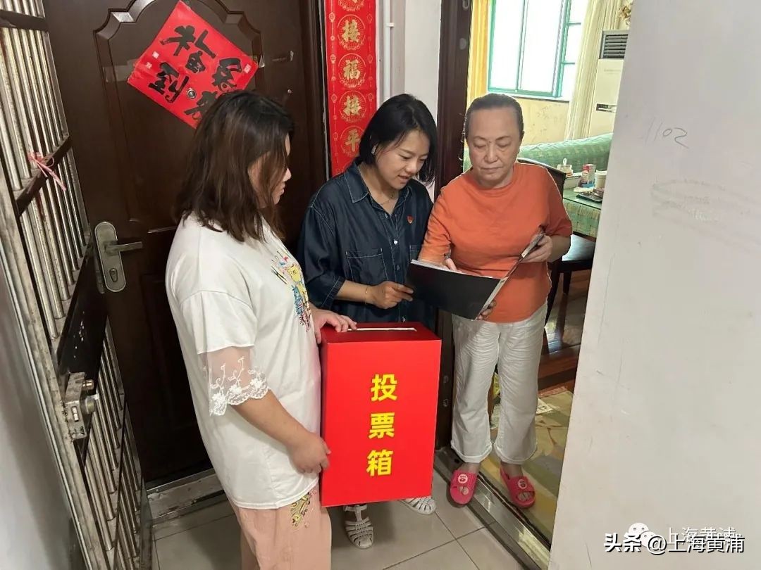 书记手记丨因地制宜打造“10平米空间”，她是居民眼里的“电瓶车书记”