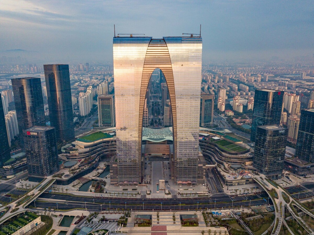 国企正式员工和国家公务员哪个好,国企和公务员怎样选