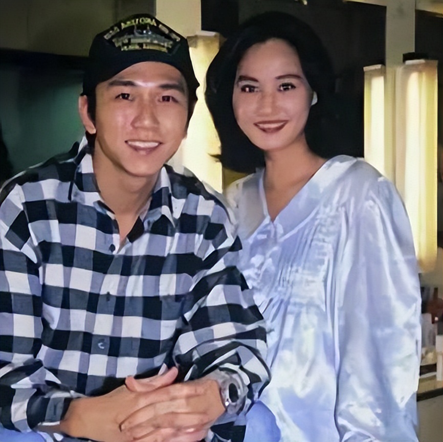 过气老戏骨窘况:农村走穴、直播捞金、情史混乱,晚节还值钱吗?