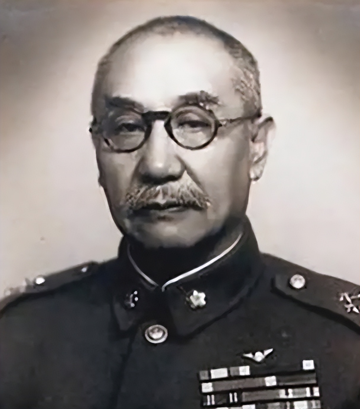 1948年国军一军长在南京被判处死刑，临刑前却高呼：毛主席万岁！