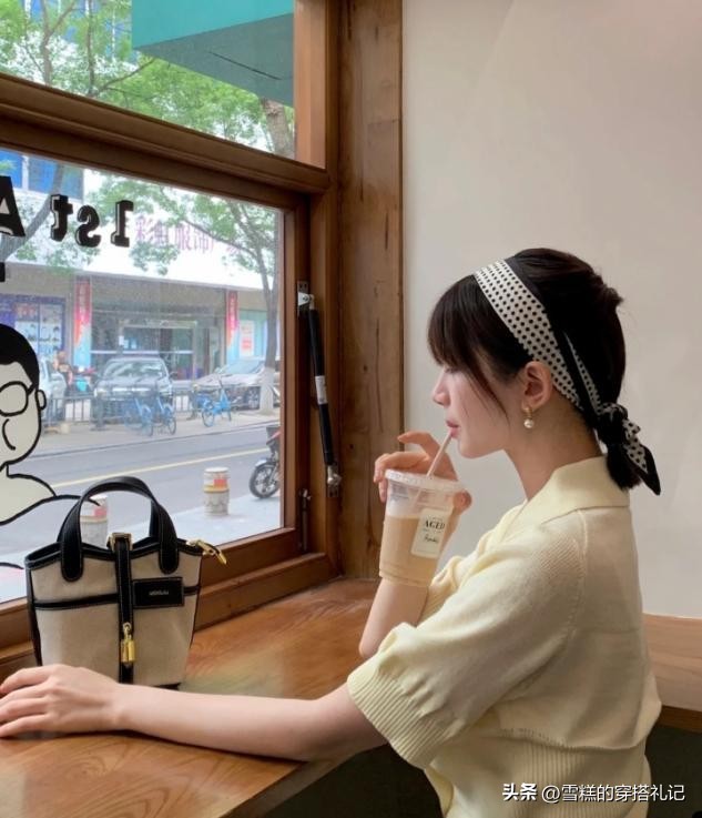 中短发显老还是显年轻,短发显老如何弄比较年轻