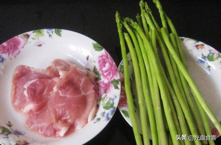 酒后头晕犯了难？解酒有妙招，几道简单的美食，醉酒不再发愁