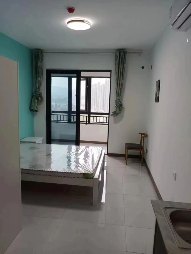 4年没住的房子居然住了8人？台州夫妻俩买了房，怎么门都打不开？