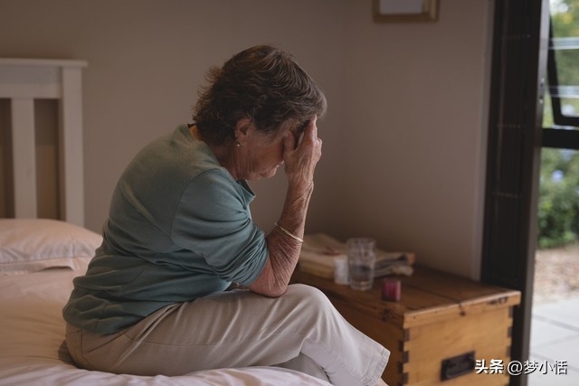 75岁阿姨:三个孩子不愿给我养老，研究生儿子最凉薄，我绝不妥协