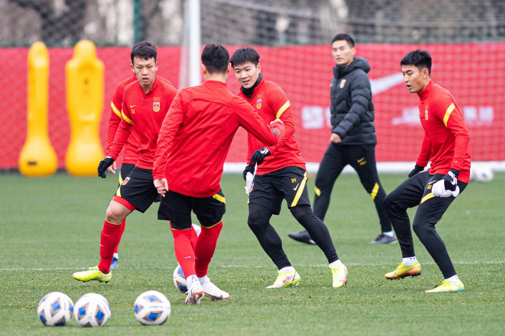 新一界国足集训名单出炉！埃神上榜！将同亚洲鱼腹队热身！