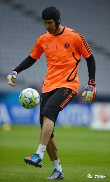 足球运动是平移吗,足球比赛换角度