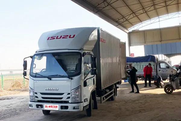 江西五十铃推出首款翼放es轻卡,实拍江西五十铃翼放EV轻卡