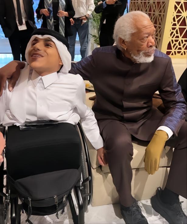 世界杯开幕式残疾男孩对话原视频,世界杯开幕式里的残疾小男孩