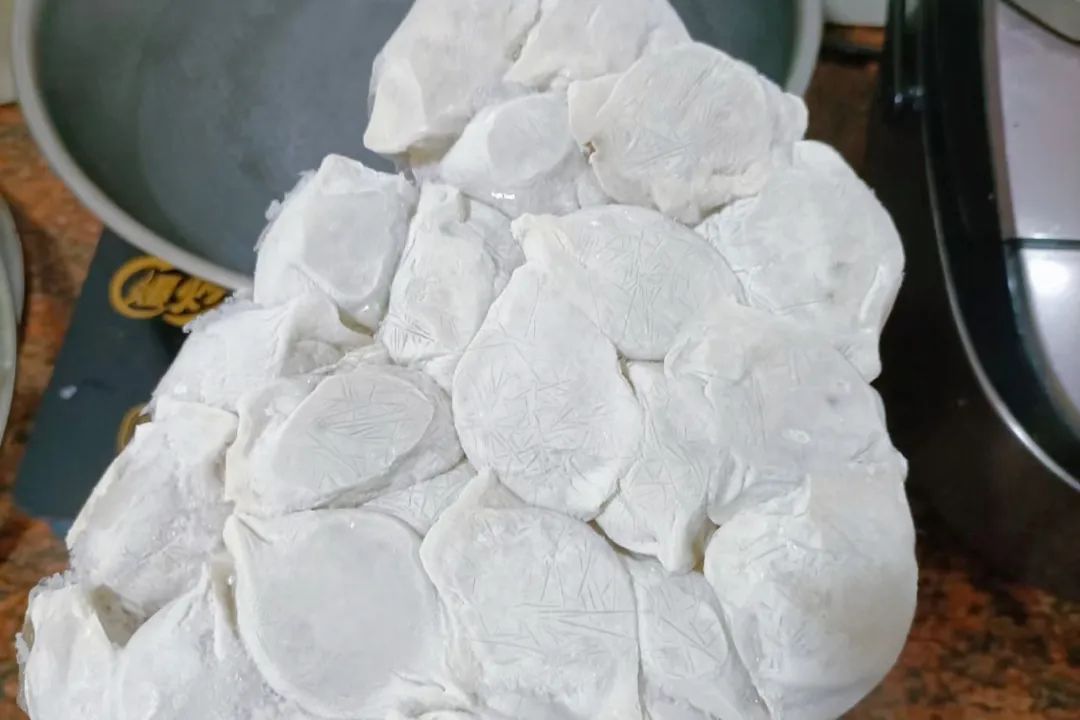 如何防止速冻饺子运输中粘连,饺子煮好后打包怎么做不粘连