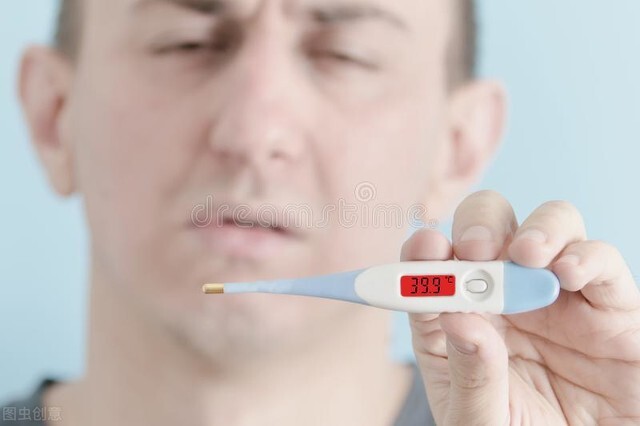 女52岁咳嗽咯血的ct诊断,老是咳嗽结果是肺脓肿