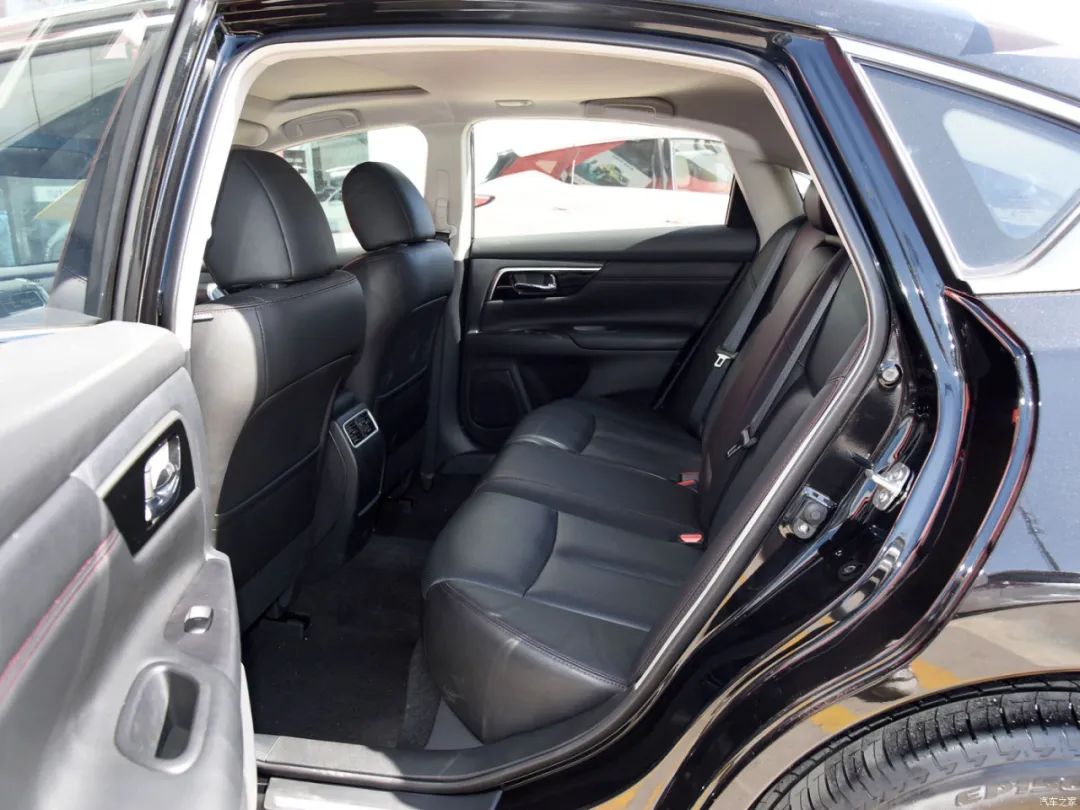 二手天籁11万左右,郑州市二手日产天籁车2万元左右