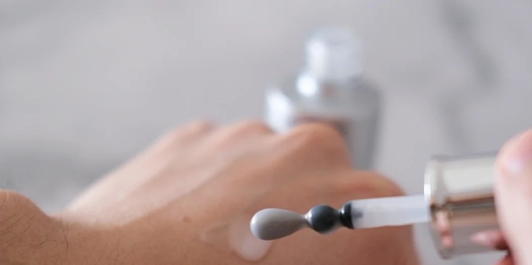 大牌眼精华哪家强？给大家总结几款，淡纹淡暗沉，你用过哪个呢