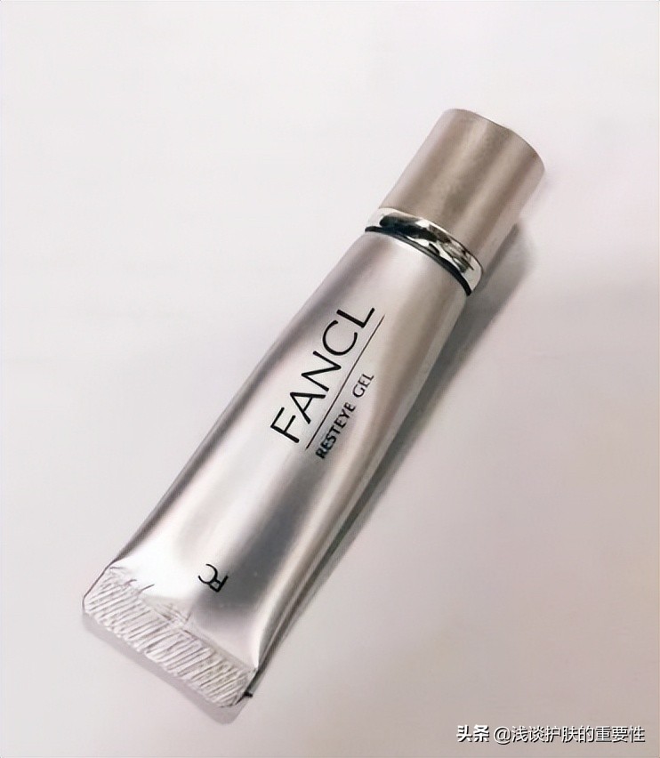 男士水乳眼霜面霜精华乳的顺序,水乳精华面霜的使用顺序和方法