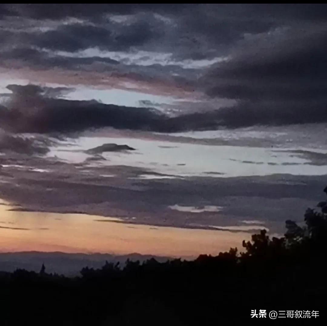 在野外听到什么声音要躲起来,在野外露营时突然听到怪声