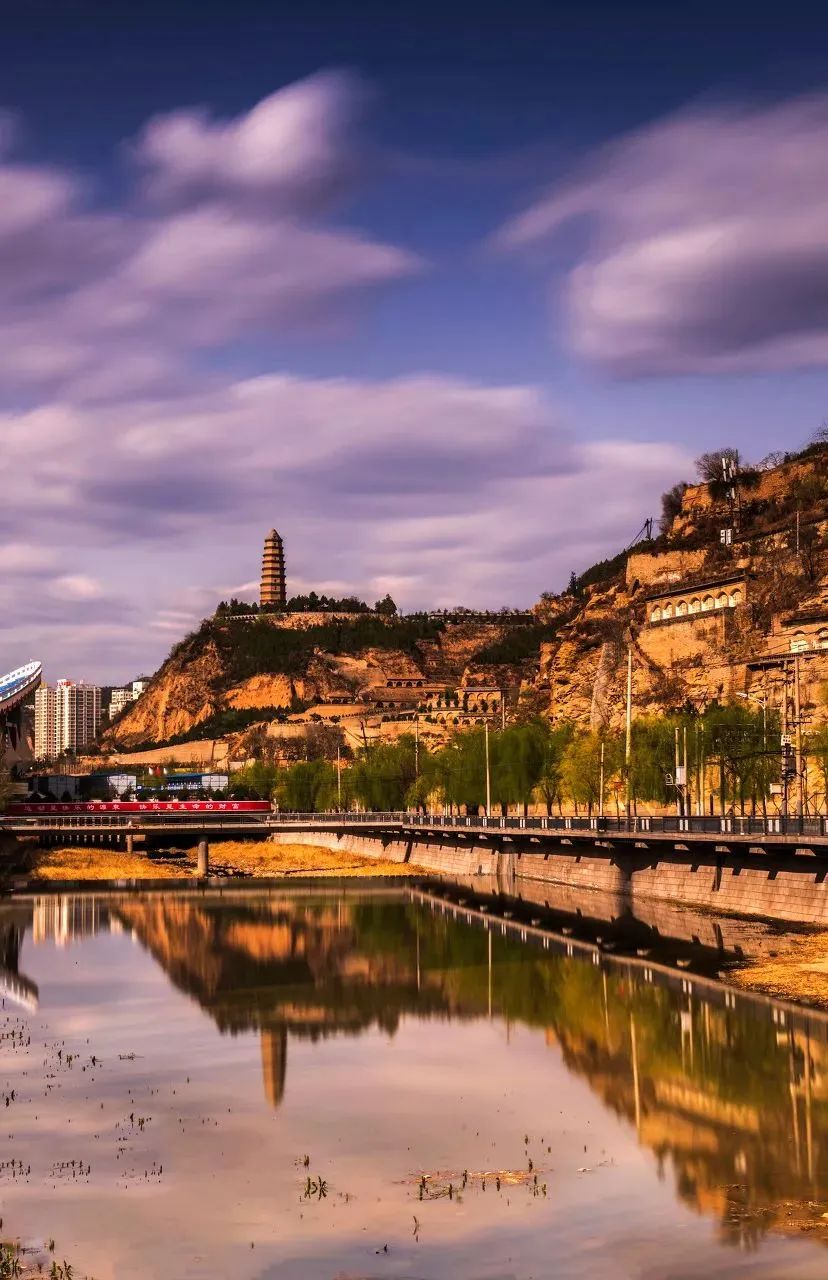延安宝塔山简介,延安地标宝塔山