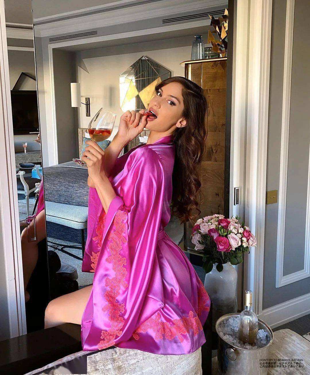 内马尔的绯闻女友,巴西球星内马尔绯闻