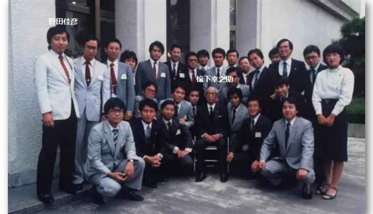 日本前首相街头演讲无人听,日本首相发传单