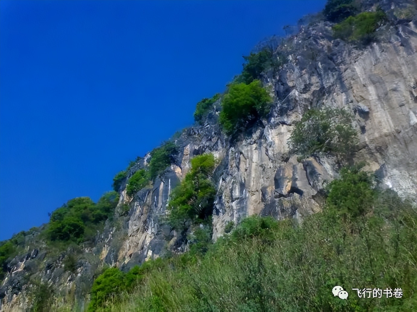 攀普洱天壁山之西门崖子：一日凌云出，群山齐失自高心