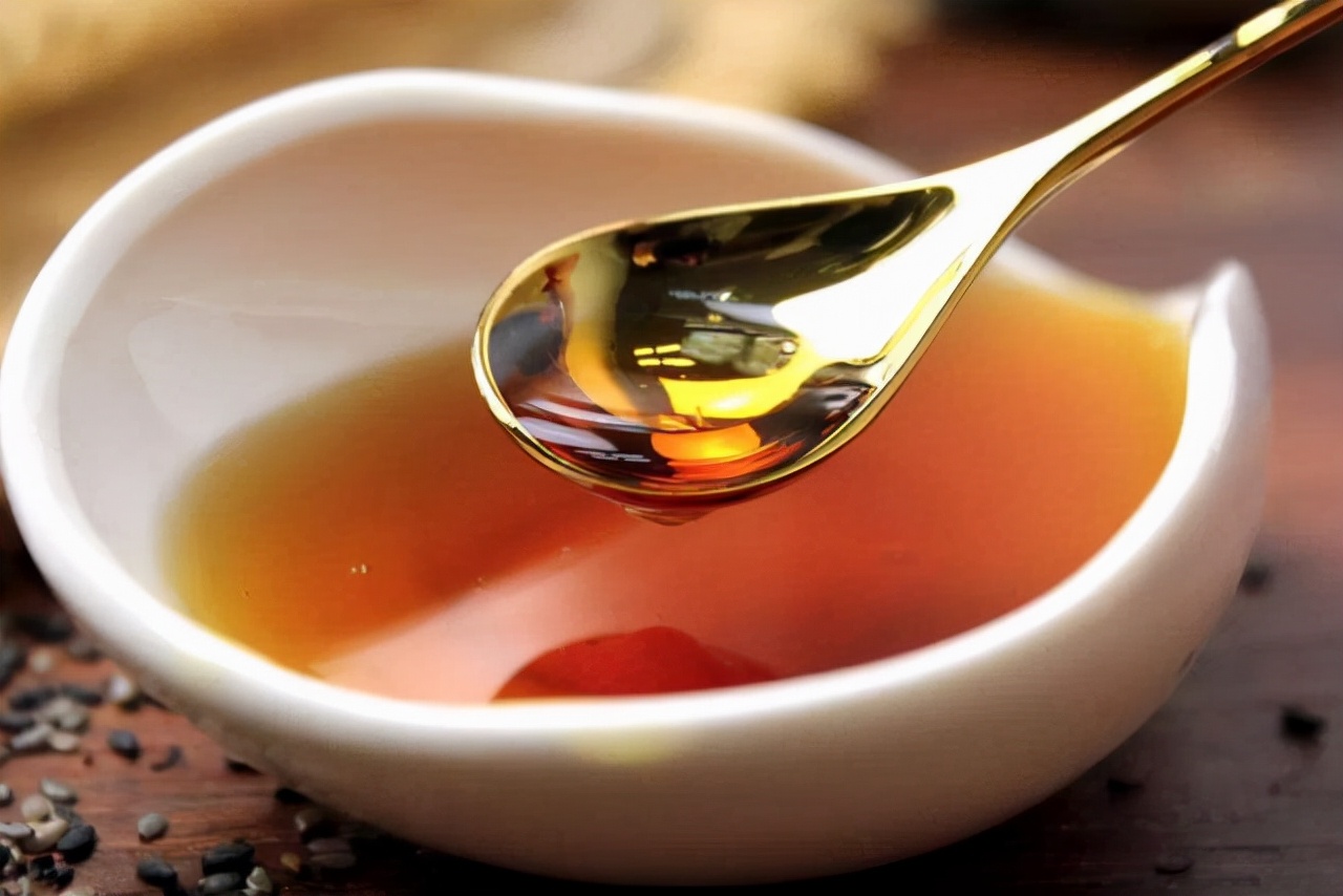 大豆油和什么油在一起健康,大豆油少吃还是花生油少吃