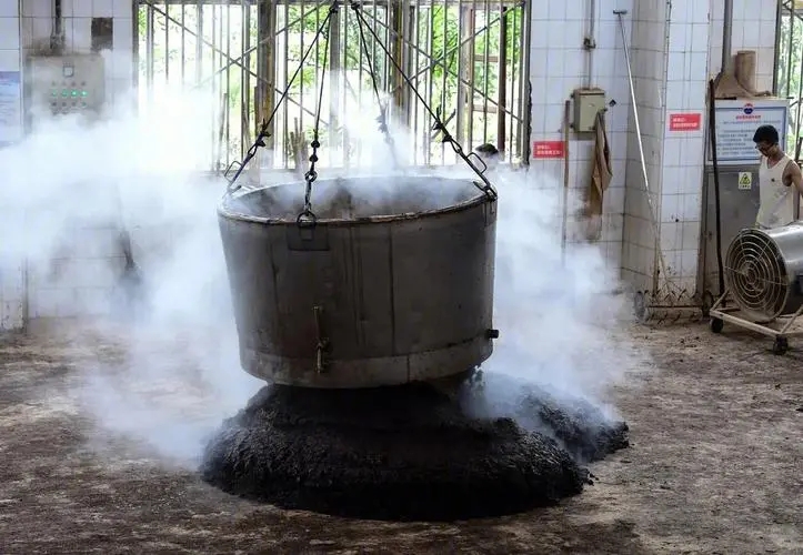 97香港回归纪念版赖茅市场价,97年香港回归2斤装赖茅价格