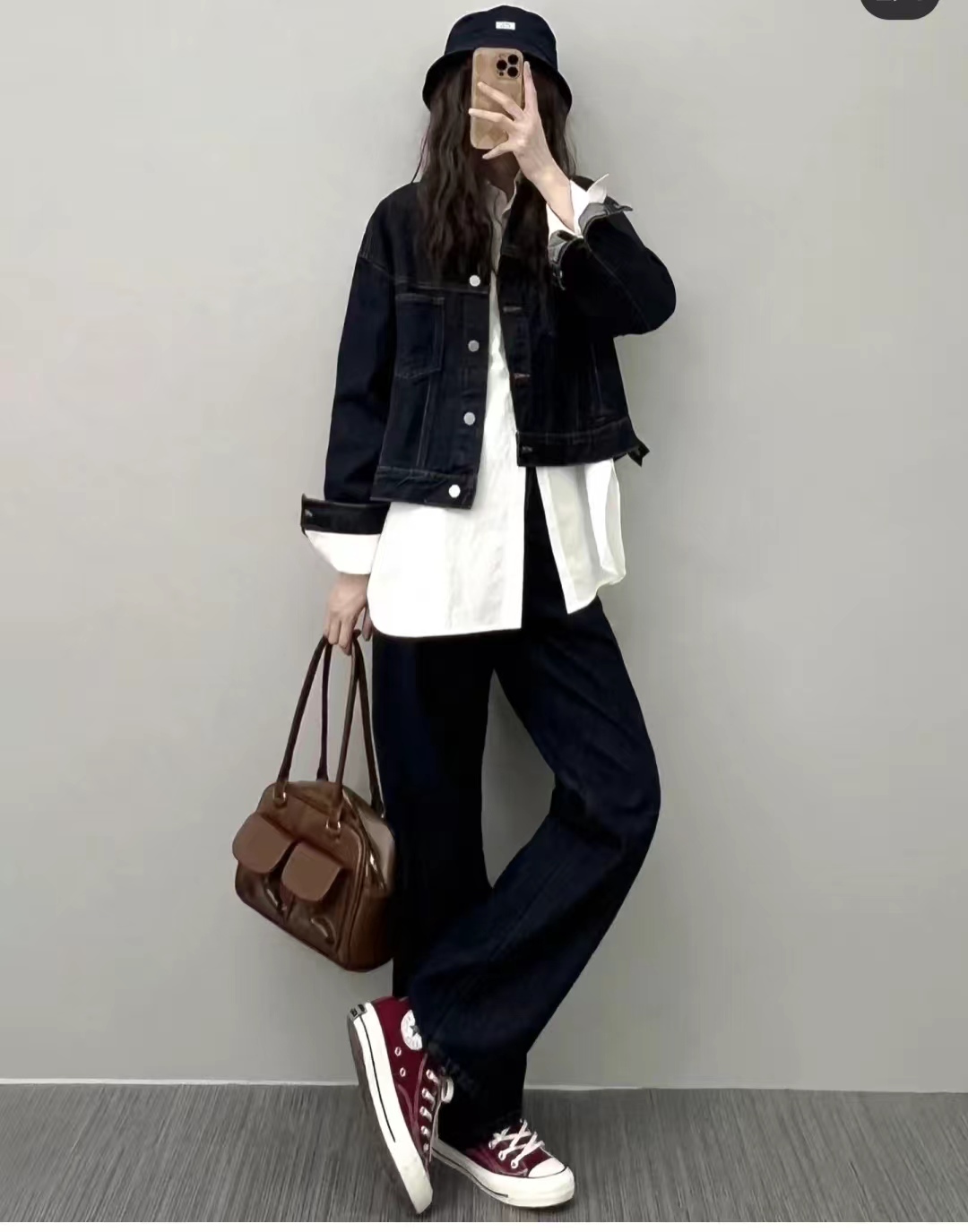 法式蝴蝶结上衣红色,红色搭配深杏色好看吗