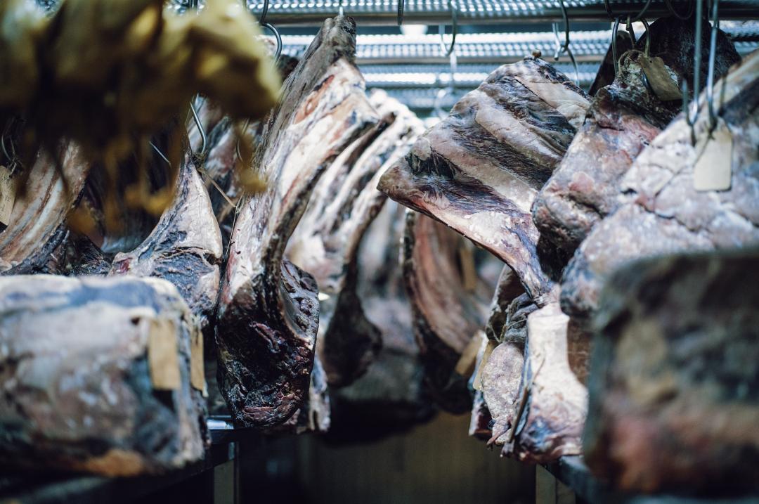 配备一星米其林黑珍珠餐厅,比米其林黑珍珠高端的餐厅