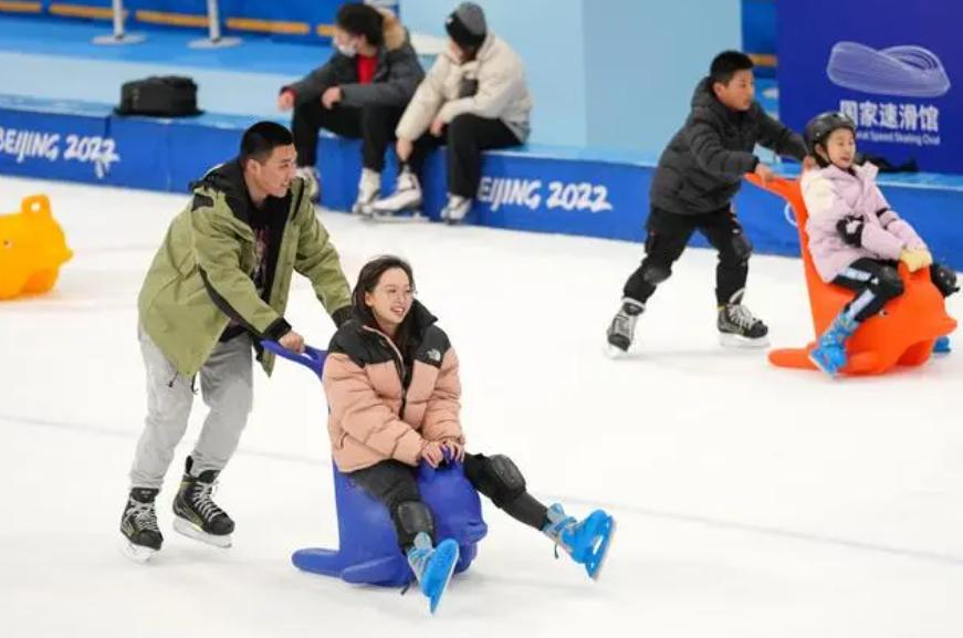 这谁敢想？赢了就有冬奥冠军同等待遇，顶级运动场馆成群众舞台！