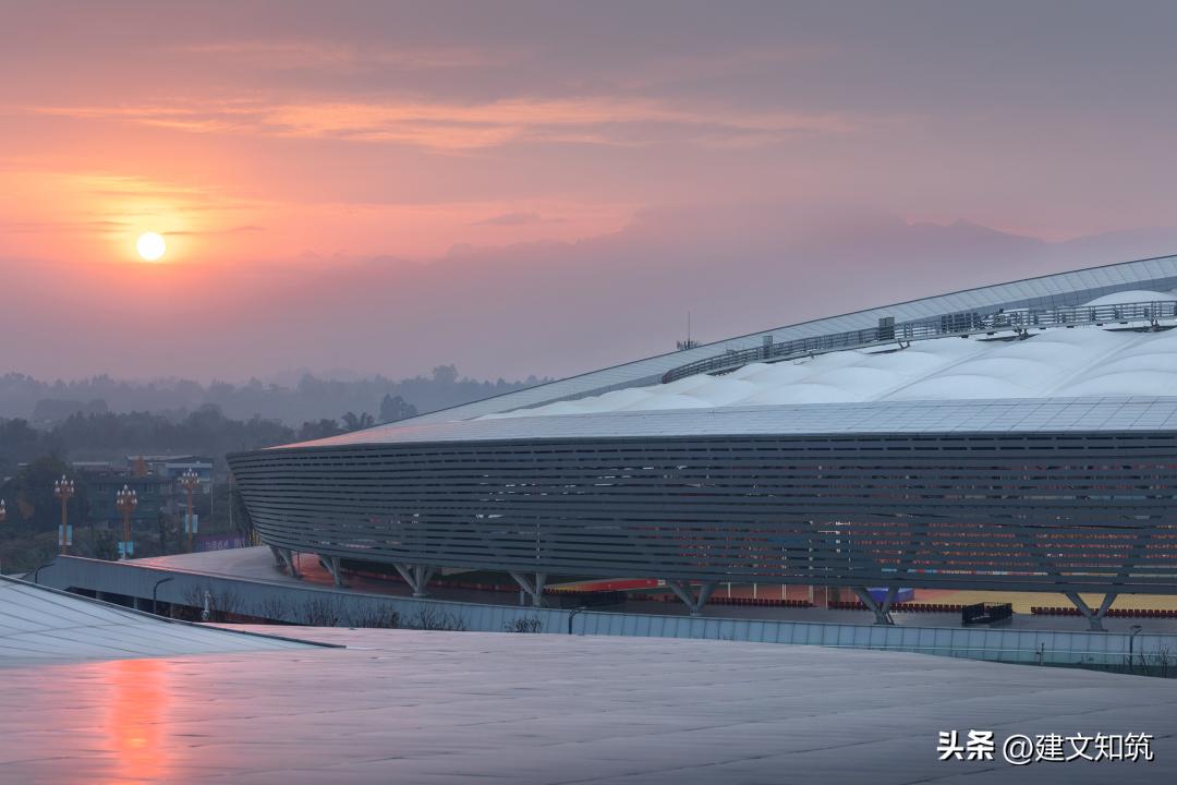 重庆龙兴体育场足球场,成都龙兴足球场